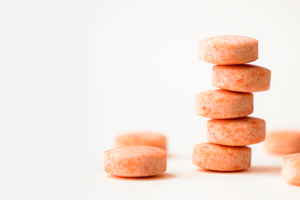 Caramelle gommose alla creatina, creatina in polvere e caramelle morbide: la forma influisce sul dosaggio?
